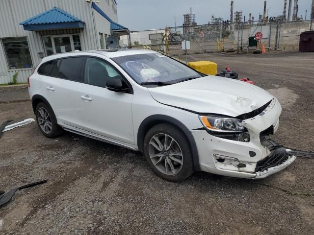 2018 Volvo V60 Cross Country Premier