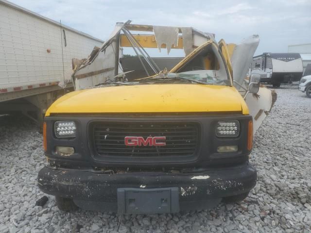 2001 GMC Savana Cutaway G3500