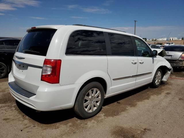 2016 Chrysler Town & Country Touring