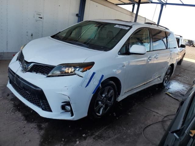 2019 Toyota Sienna SE