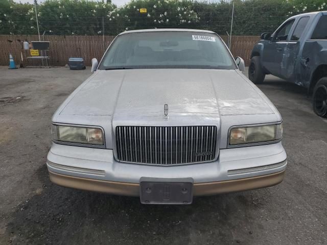 1996 Lincoln Town Car Signature