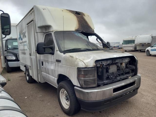 2021 Ford Econoline E350 Super Duty Cutaway Van