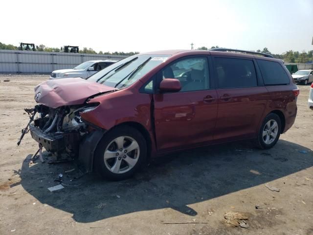 2015 Toyota Sienna LE