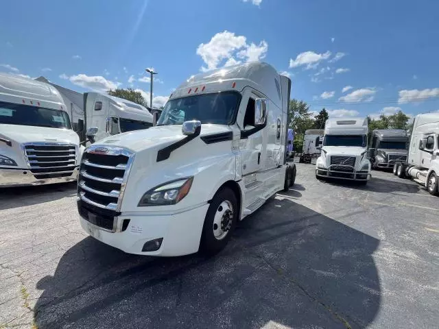 2022 Freightliner Cascadia 126