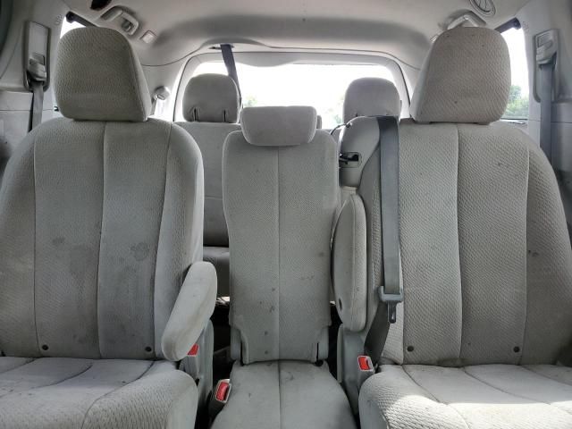 2013 Toyota Sienna LE