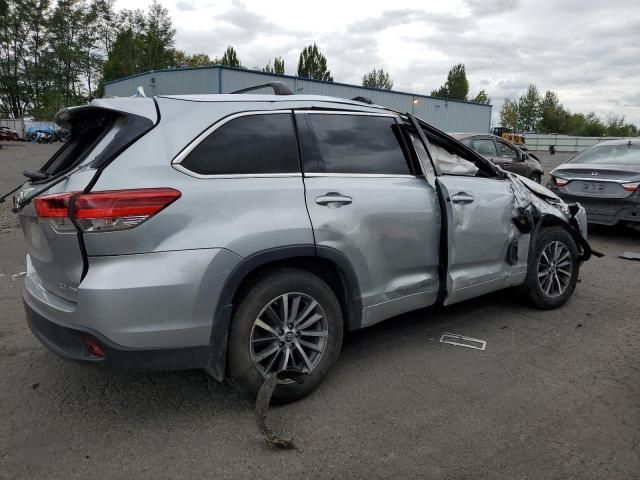 2017 Toyota Highlander SE