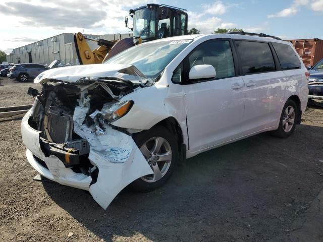 2013 Toyota Sienna LE