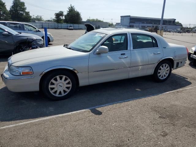 2007 Lincoln Town Car Signature Limited