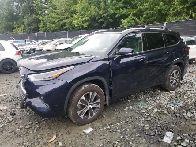 2022 Toyota Highlander XLE