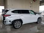 2022 Toyota Highlander Hybrid Platinum