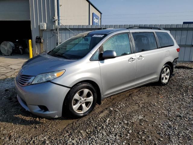 2015 Toyota Sienna LE