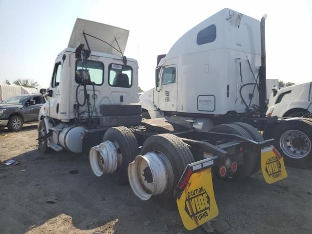 2018 Freightliner Cascadia 113