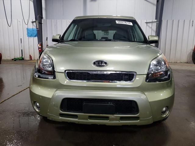 2011 KIA Soul +