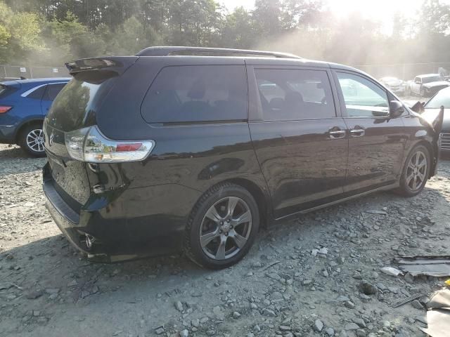 2017 Toyota Sienna SE