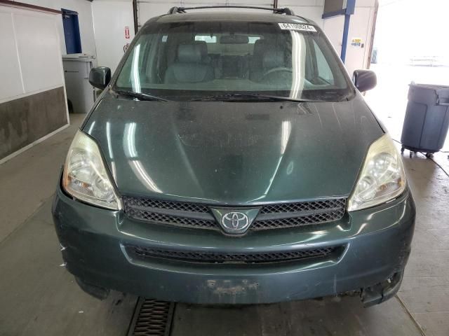 2004 Toyota Sienna XLE