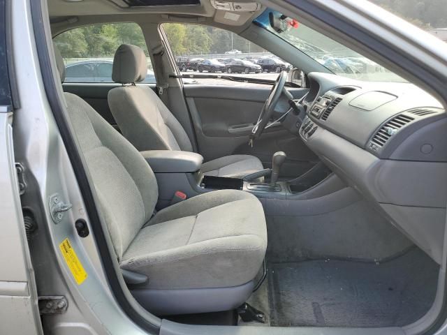 2004 Toyota Camry LE