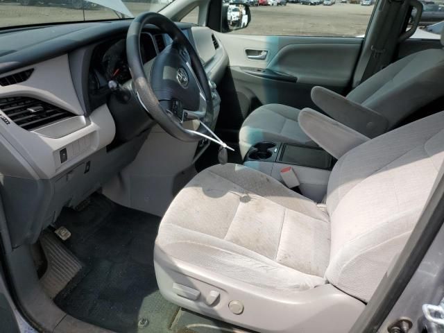 2017 Toyota Sienna LE