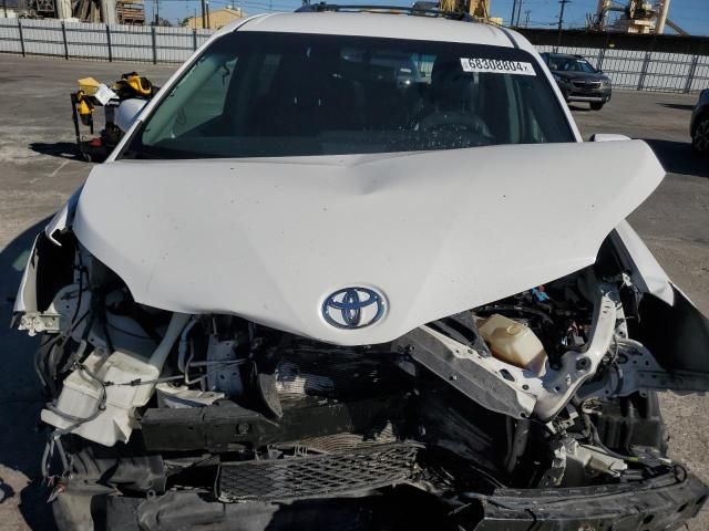 2015 Toyota Sienna Sport