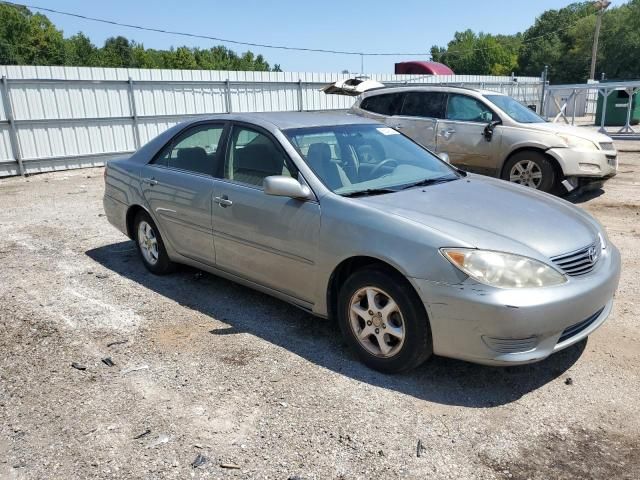 2005 Toyota Camry LE