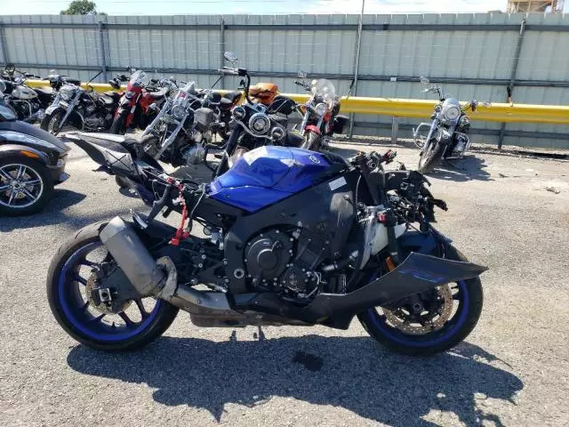 2023 Yamaha YZFR1