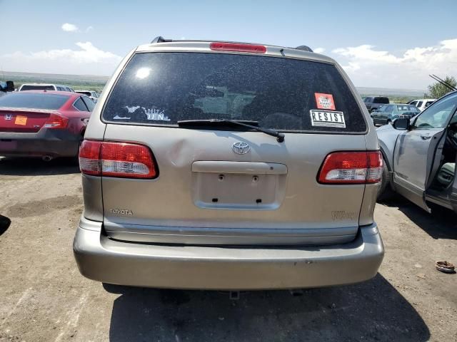 2002 Toyota Sienna LE