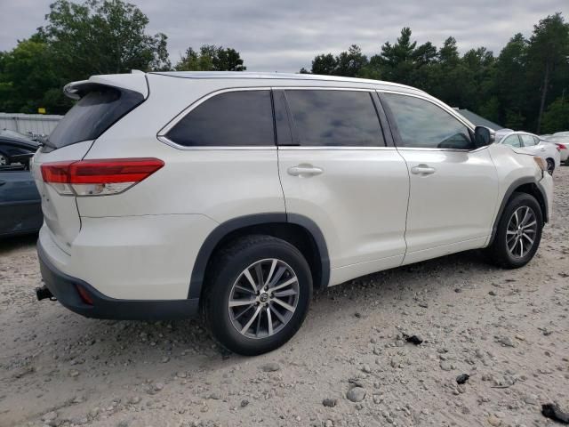 2017 Toyota Highlander SE