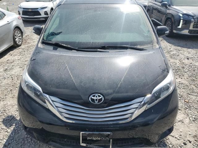 2015 Toyota Sienna XLE