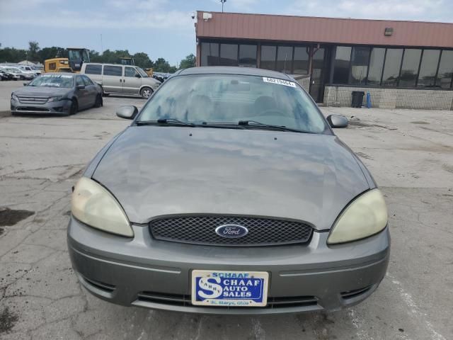 2004 Ford Taurus SE