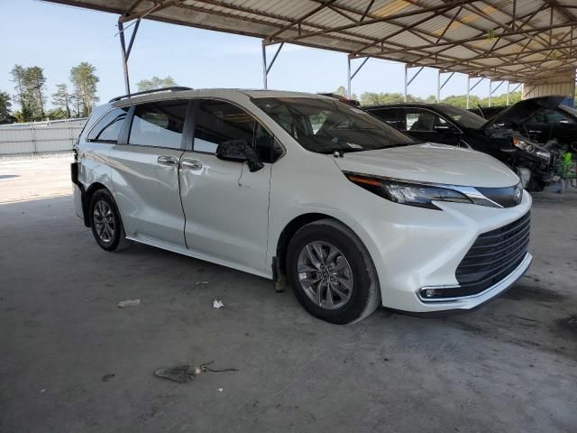 2022 Toyota Sienna XLE