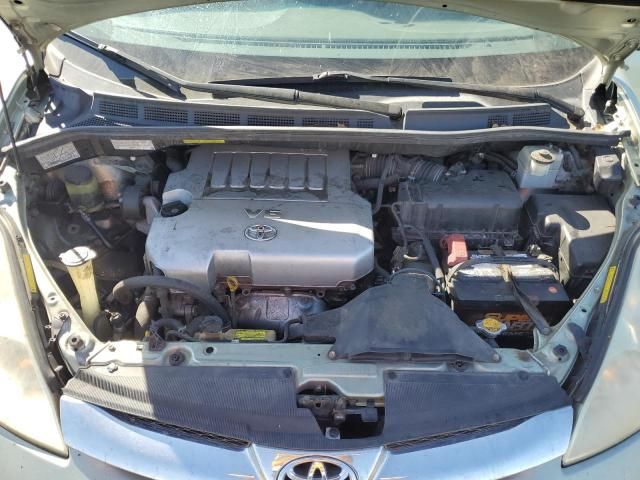 2010 Toyota Sienna XLE