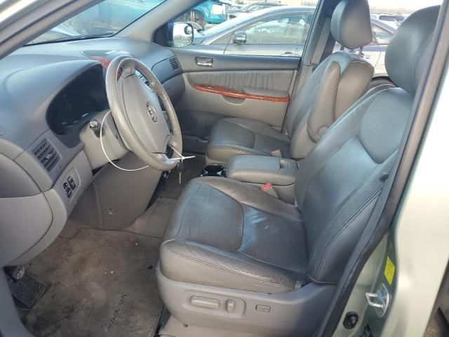 2010 Toyota Sienna XLE