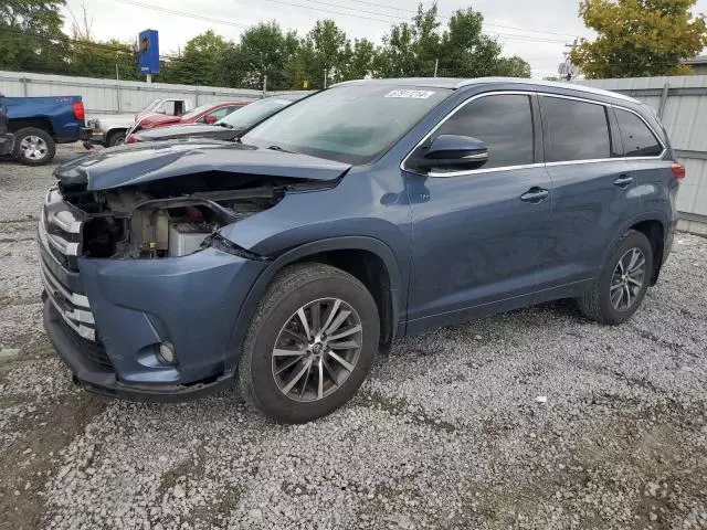 2017 Toyota Highlander SE