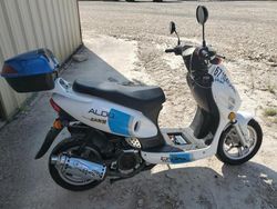 Salvage motorcycles for sale at Temple, TX auction: 2022 Daixi Scooter