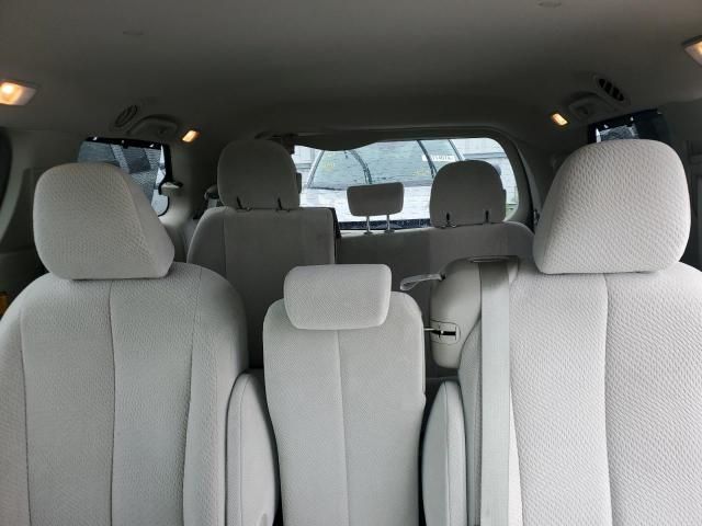 2013 Toyota Sienna LE