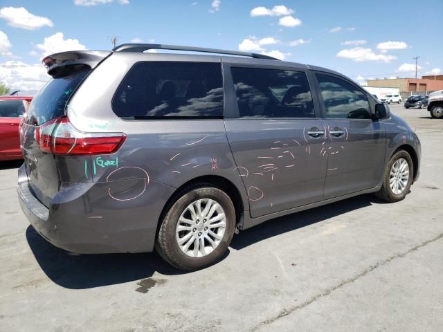 2017 Toyota Sienna XLE