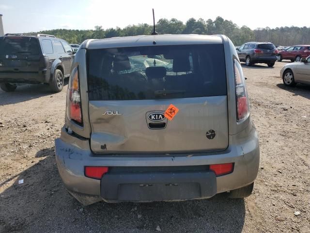 2010 KIA Soul +