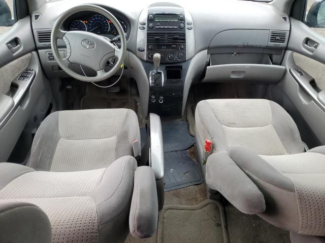 2009 Toyota Sienna CE