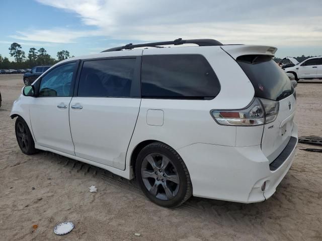 2013 Toyota Sienna Sport