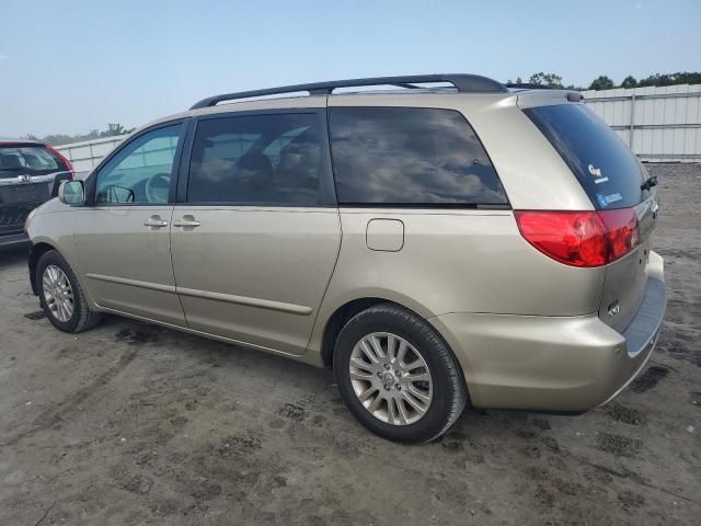 2010 Toyota Sienna XLE