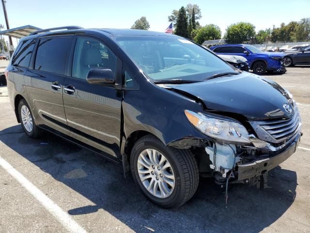 2017 Toyota Sienna XLE