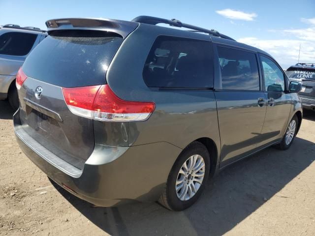 2013 Toyota Sienna XLE