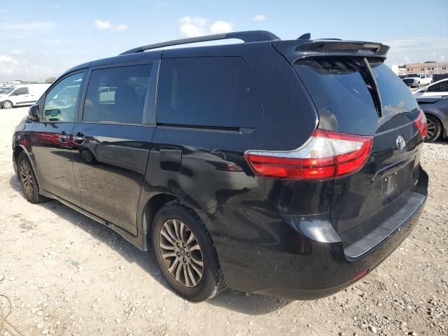 2018 Toyota Sienna XLE