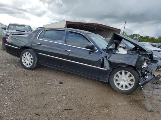 2011 Lincoln Town Car Signature Limited