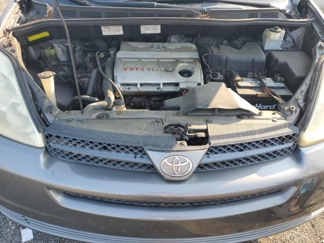 2004 Toyota Sienna CE