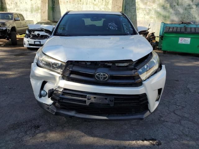 2017 Toyota Highlander SE