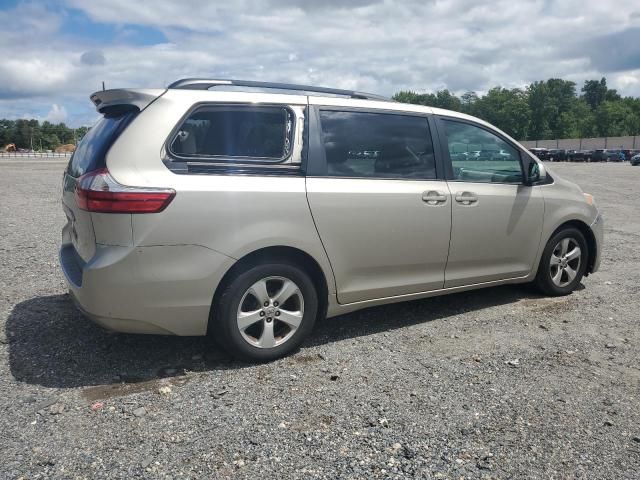 2015 Toyota Sienna LE