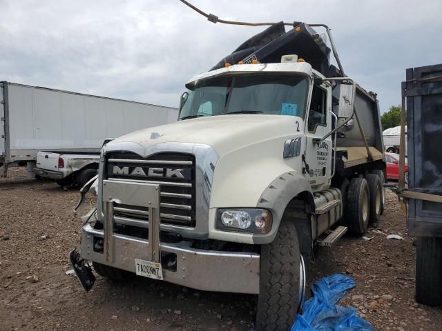 2017 Mack 700 GU700