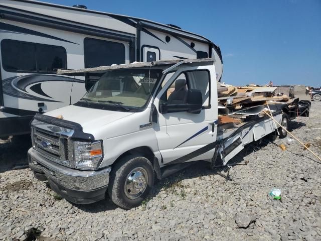 2023 Ford Econoline E450 Super Duty Cutaway Van