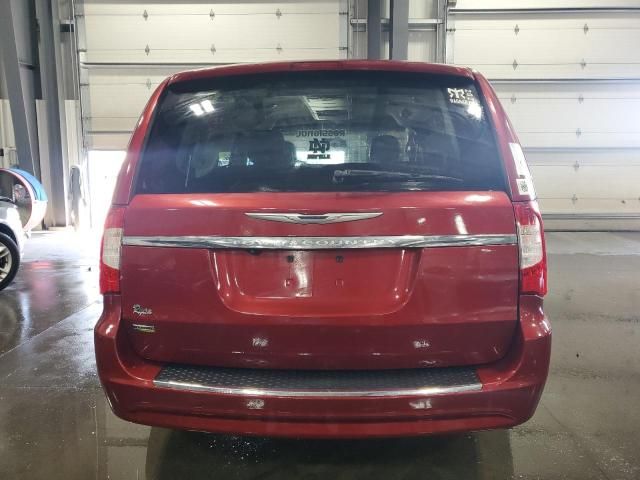 2013 Chrysler Town & Country Touring