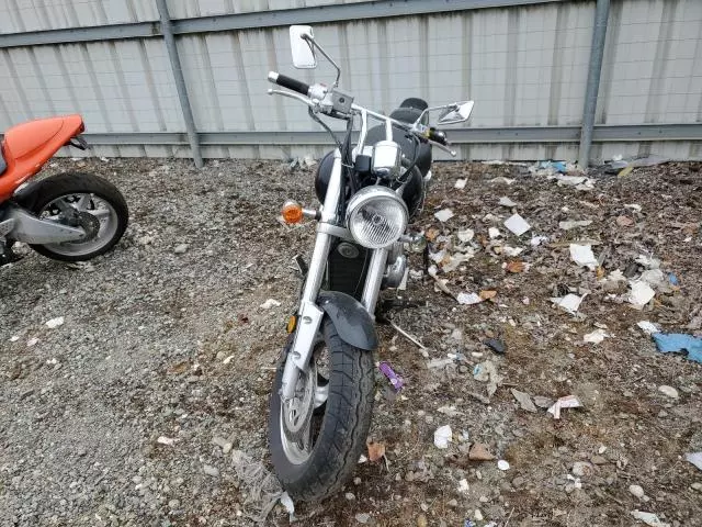 2004 Suzuki VZ800